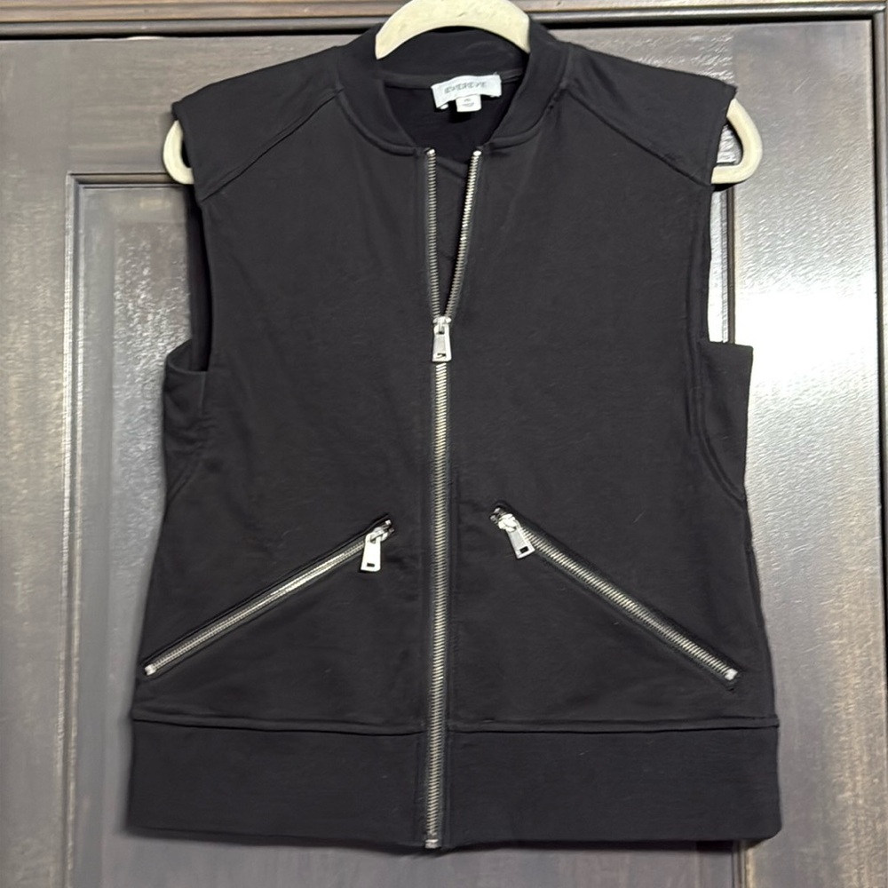 Evereve women’s Black Ryann Bomber Vest Size XS